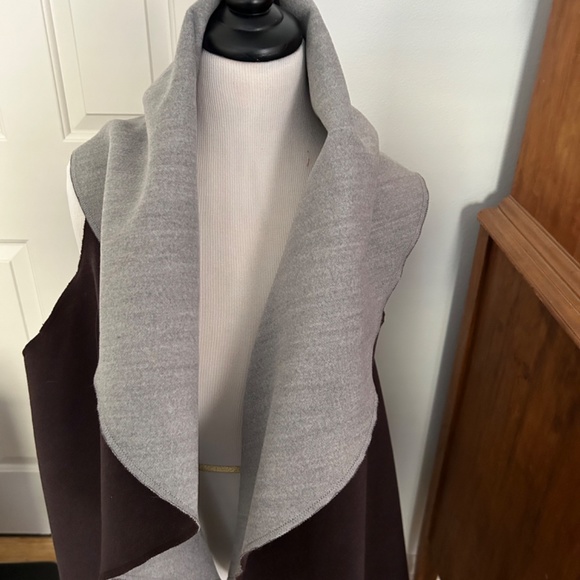 Akira Long Vest - Picture 3 of 5